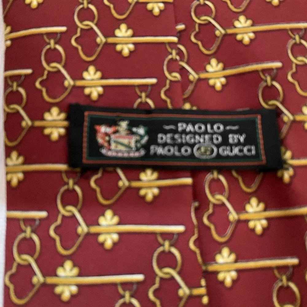 GUCCI Paolo‎ Red Geometric Vintage Key 100% Silk Mens Luxury Tie - 3.75